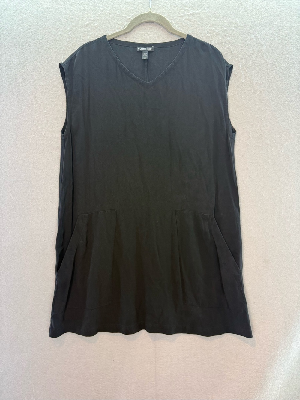 Eileen Fisher - women’s 100% silk black cap sleeve tunic / dress patch pocket XS